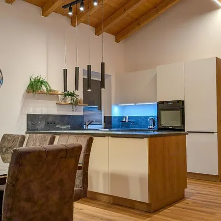 In Ruhiger Sonnenlage Direkt Am Lechweg * شتانزاخ